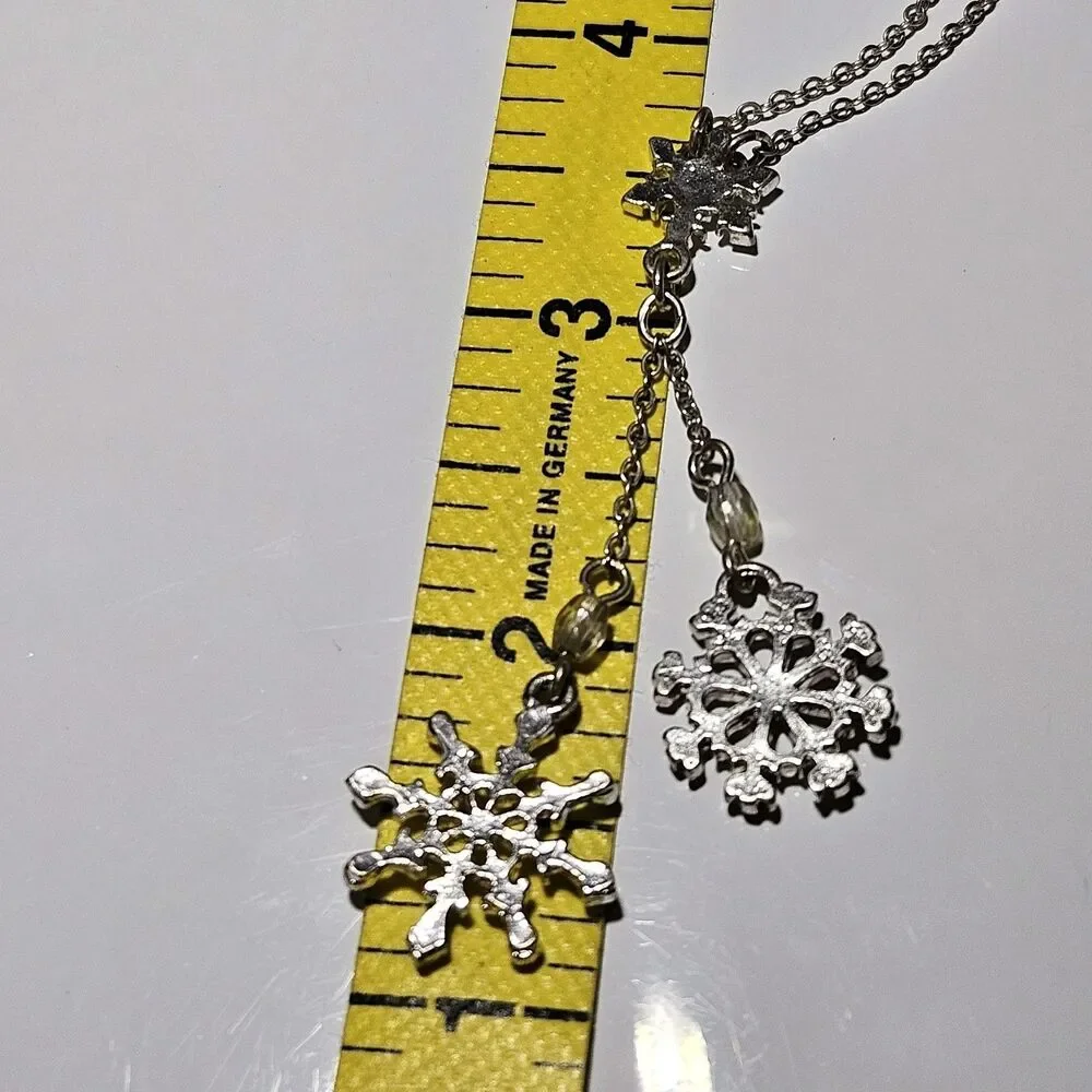 Vintage Avon Snowflakes Lavalier Necklace 18-21.5